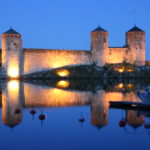 Savonlinna (FIN) – Die Burg Olavinlinna bei Nacht